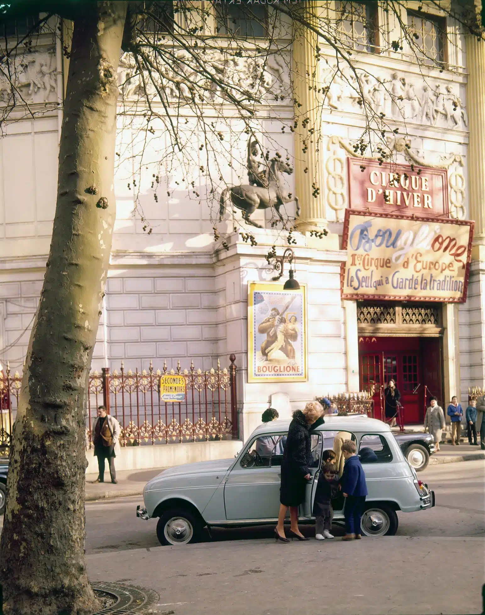 renault 4l bleu clair - Groupealso
